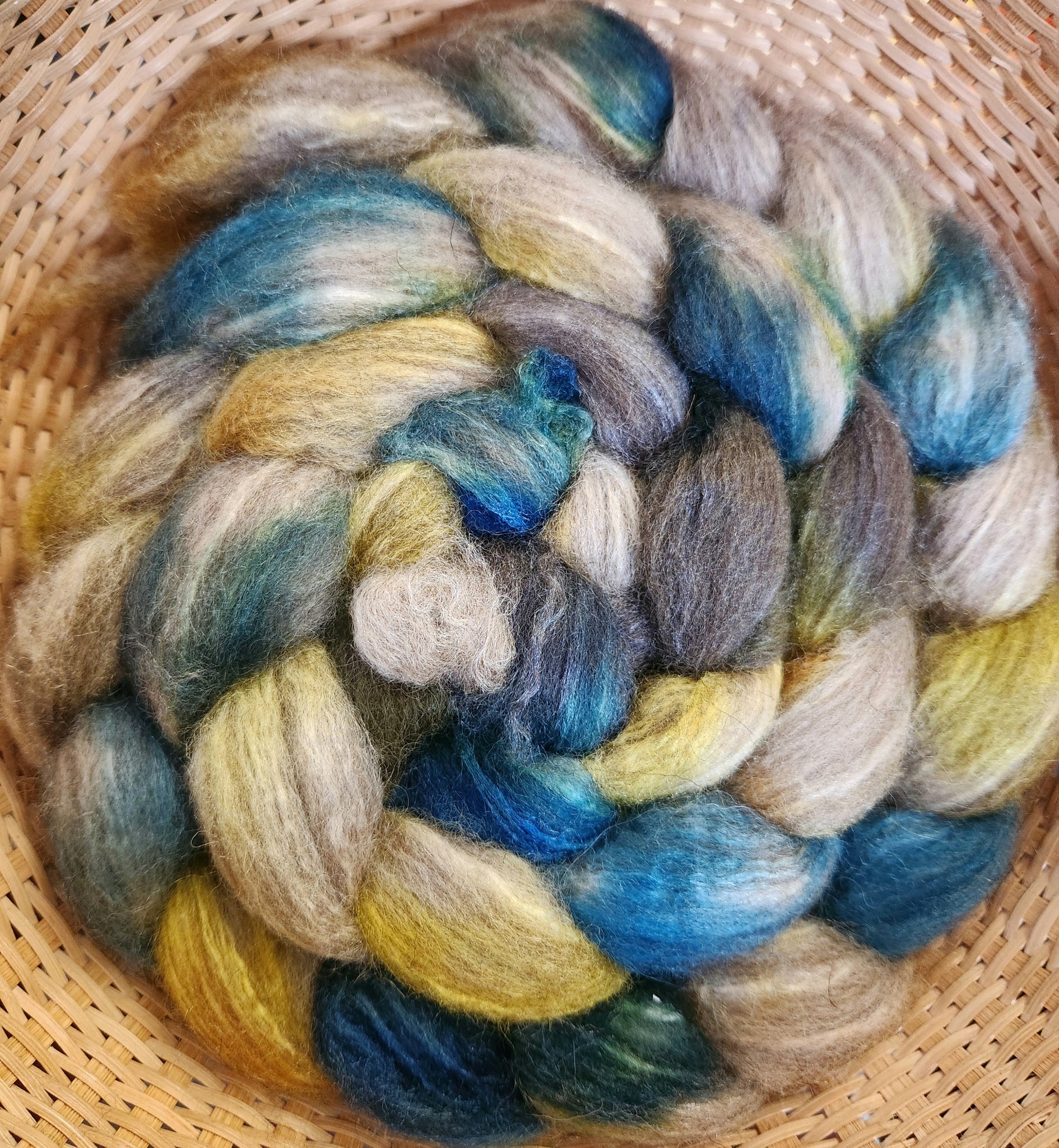 4 oz  Natural Gray BFL Spinning Fiber - Angelfish