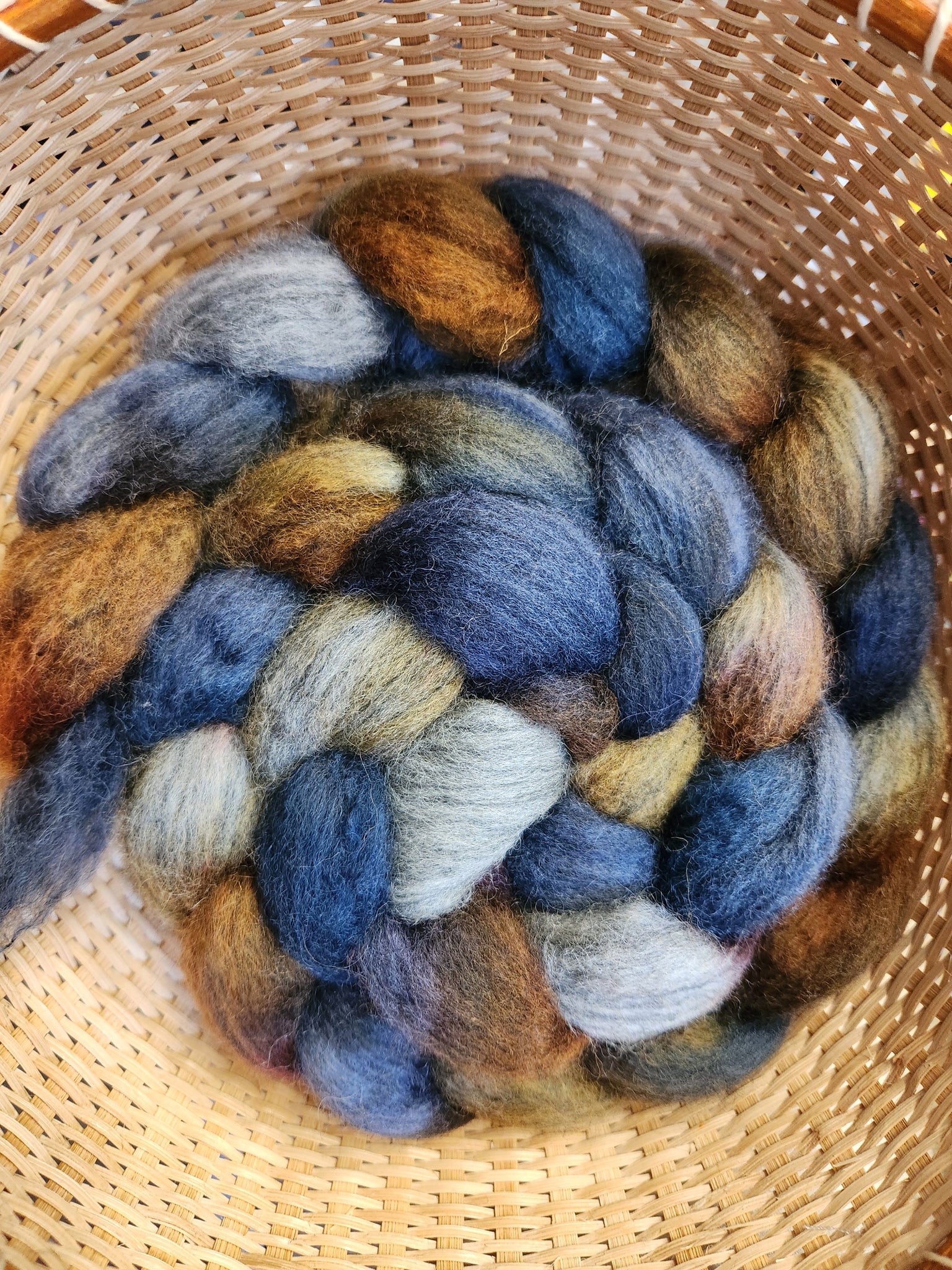 4 oz  Natural Gray BFL Spinning Fiber -  Midnight Mocha